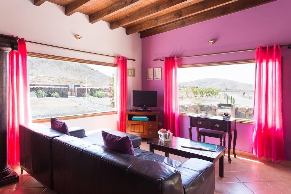Casa Pilar, Aurora Y Tarabilla En Finca Ecologica Тегитар Экстерьер фото